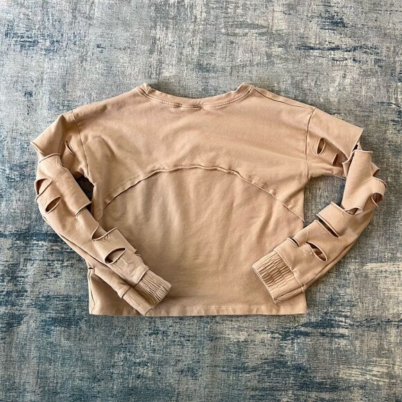 Engineered Life Faux Distressed Sleeve Cropped Athletic Sweatshirt Large - Picture 6 of 9